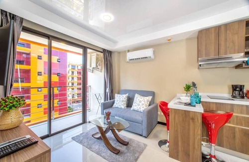 Nai Harn Apartment | Sola Condo 1br | Tropical view | nbc nai harn nai