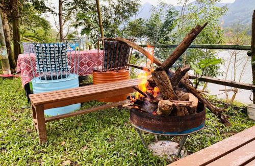 Phong Nha Bed & Breakfast | Son River Homestay