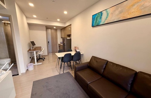 Rama 9 Apartment | Spacious 2 Bed w/Pool, Sauna & Gym, 300m from MRT