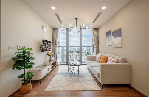 Tan Thuan Tay Apartment | Spacious 3Brs Apt - Large Living room - Amazing Pool & Gym