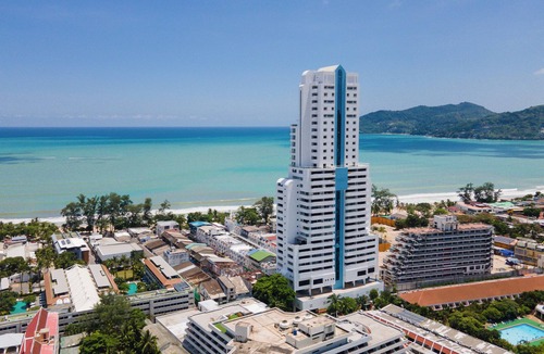 Patong Apartment | Spacious 4-bedroom apartment in fabulous Tambon Patong with AC
