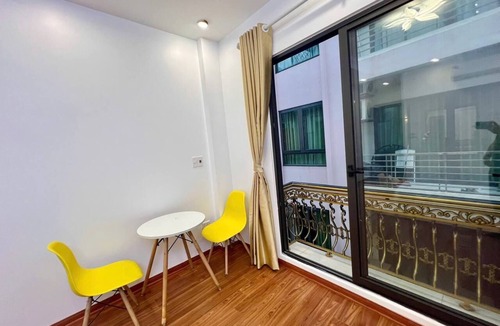 Quang An House | Spacious 7-bedroom house in marvelous Hà Nội with AC