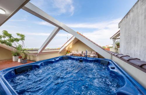 Yen Phu Villa | Spacious 8BR Rooftop Jacuzzi Villa for Groups near West Lake