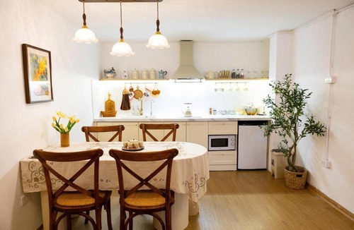 Trang Tien Apartment | Spacious and Quiet Apartment 2 bedrooms just 1 minutes to Hanoi centre