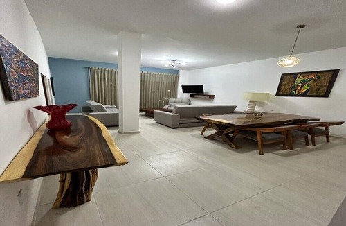 Zona Minerva Apartment | Spacious apartment for 8 in Zona Americana, All Nearby.