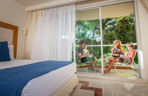 Cozumel Hotel | Spacious Studio at Caribbean with Beach & Pools