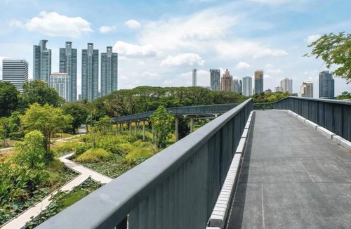 Bangkok Central Business District Apartment | SPACIOUS LAKEVIEW TWO BEDROOM RETREAT IN THE HEART OF BANGKOK