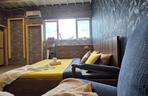 Ho Chi Minh City Apartment | Spacious 8-bedroom apartment with AC in beautiful Thành phố Hồ Chí Minh