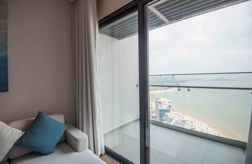 Ha Long Apartment | Spring Break Retreat Apt I Rainfall Shower.2Brs.