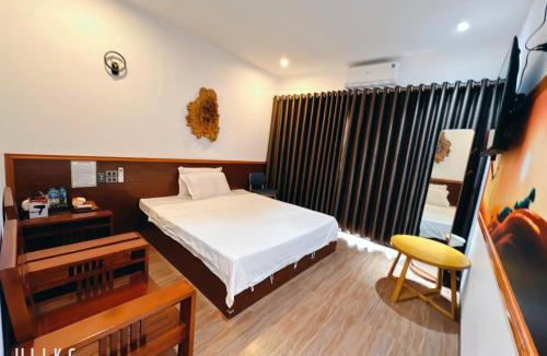 Bac Ha Bed & Breakfast | square Homestay & coffee