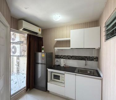 Phlabphla Apartment | Stadium Area Stay Famous Thai Street Food