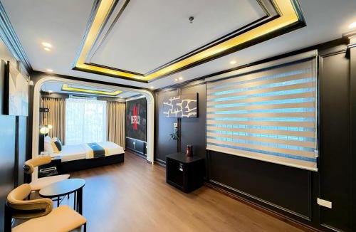Van Mieu Hotel | Star Night West Lake Premium Hotel
