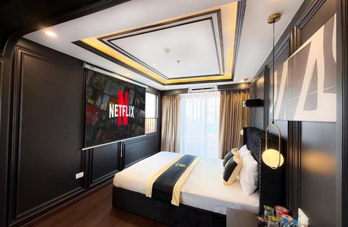 Van Mieu Hotel | Star Night West Lake Premium Hotel