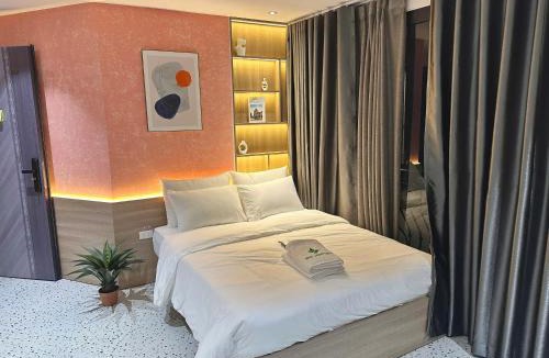 Tay Ho Apartment | Studio 5star bedding view phố- gần Lotte mall
