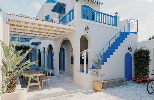 Dien Ban Villa | Stunning 6BR Santorini Pool Villa, 10mins to Hoi An, Access to An Bang Beach