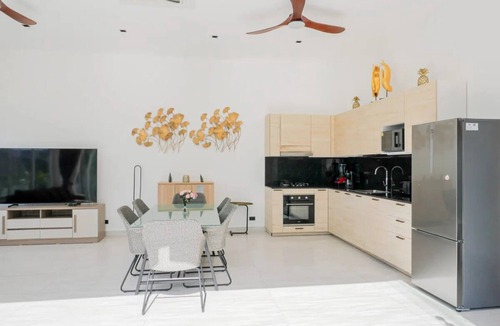 Bophut Hills Villa | Stylish 3BR villa with sea views, private pool, near Fisherman’s Village.