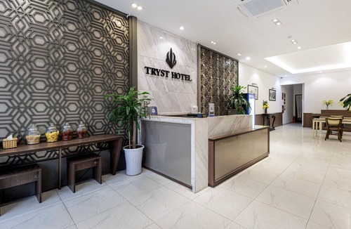 Truc Bach House | Stylish Deluxe Stay | Prime Hanoi Location