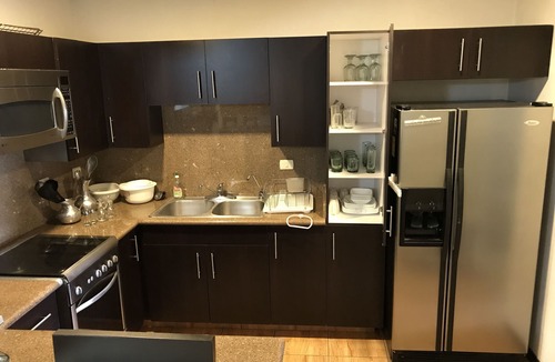 San Pedro Garza Garcia Apartment | Suite C, 2BR/2BR Apartment in San Pedro Garza García, Centrito Valle