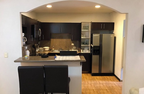 San Pedro Garza Garcia Apartment | Suite G, 2BA/2BR, apartment in San Pedro Garza García, Centrito Valle