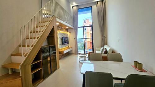 Phu Ly Apartment | Sun Urban Art Residence Nature View