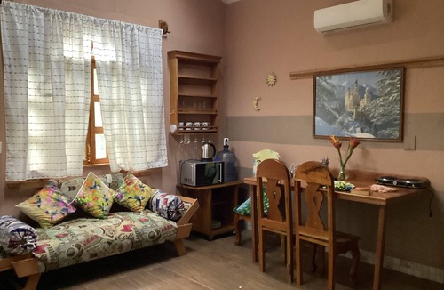Tuxtla Chico Cabin | Sunbeam, two bedrooms, AA, Starlink, rustic pool, gardens, orchard.