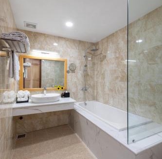 Dang Giang Apartment | Sunflower Hotel & International Village