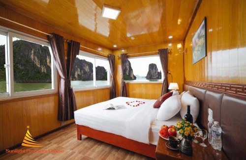 Cat Ba Boat Rental | Sunlight Cruise