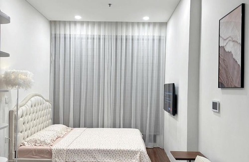 Gia Lam Apartment | Sunny Home at Masteri Waterfront Ha Noi