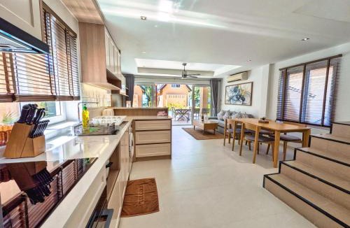 Klong Son Villa | Sunrise Pool Villa - by KohChangVillas