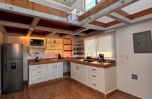 El Manglito Resort | Superb 6-bedroom Full House with AC in vibrant La Paz