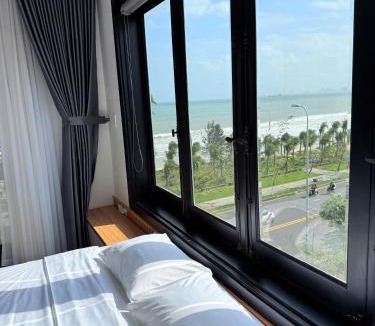 Tho Quang Beach Villa | Svy Ocean View Villa - Beachfront - Only 20m to the Beach