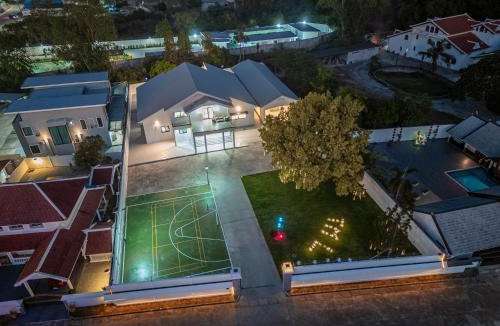 Huai Yai Villa | T M L-Grand Manor Pool villa-6 master bedrooms & 2 secondary bedrooms -Luxury KTV & Billiards - Private Party Paradise