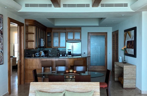 Las Conchas Resort | Tessoro at Las Conchas 902 - Elegant beach front condo