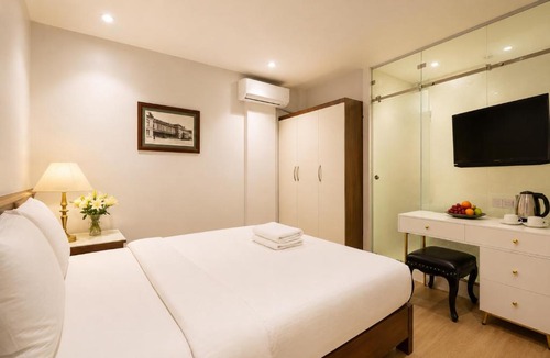 Hang Buom Hotel | The Alley House 90 Trần Nhật Duật
