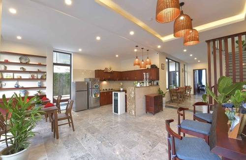 Cam Chau Villa | THE ANCIENT TOWN BEAUTY VILLA WITH 9 BED ROOMS FOR 22 GUESTS WITH OUTDOOR POOL