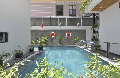 Cam Chau Villa | THE ANCIENT TOWN BEAUTY VILLA WITH 9 BED ROOMS FOR 22 GUESTS WITH OUTDOOR POOL