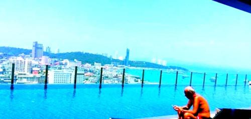 Pattaya Bay Apartment | The Base Deluxe