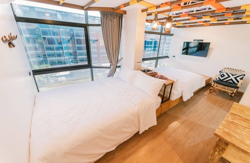 Sri Phum Hotel | The Family Room: Deer