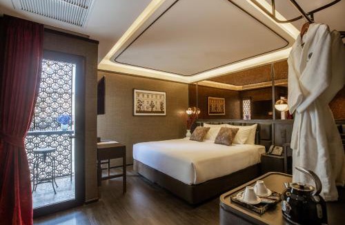 Talat Yot Hotel | The Gravitique Hotel Khaosan