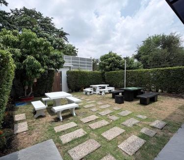 Hat Yai Bed & Breakfast | The Lion King Villa