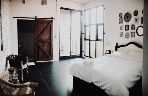 Samsen Nai Hostel | The LOCAL Ari - Hostel
