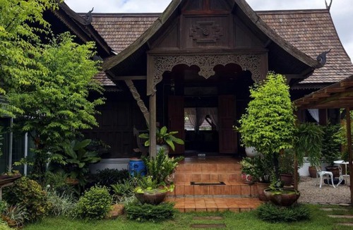 Lampang Bed & Breakfast | The Niceprirom Lace House