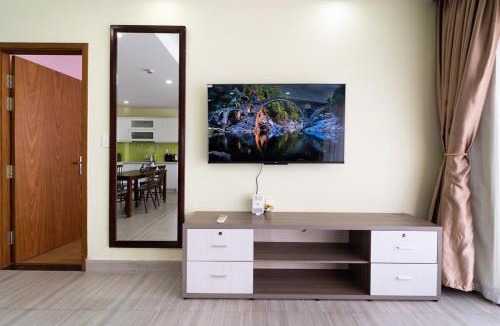 District 5 Apartment | The Rixx Everich 3 bedrooms with pool Netflix gym spa