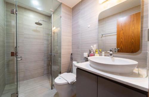 District 5 Apartment | The Rixx Everich 3 bedrooms with pool Netflix gym spa