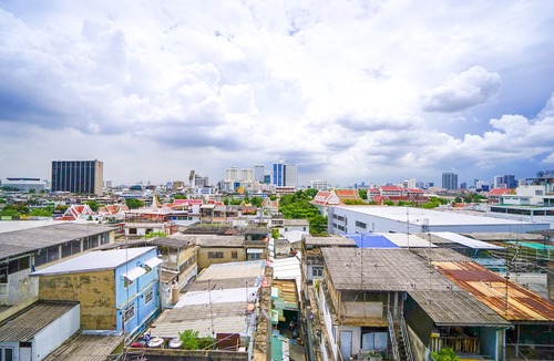 Pom Prap Hotel | The Rooftop Residence