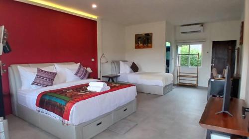 Nong Thale Hotel | The Simple Place - King and Twin