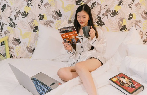 Sri Phum Hotel | The Small Room Queen Bed: Monkey