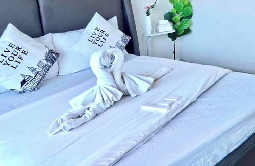 Saen Suk Hotel | The Sunset Bangsaen Seaview