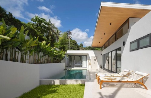 Hua Thanon Villa | The Villa Coco - 3 Bedroom - Near Beach - Spa Pool