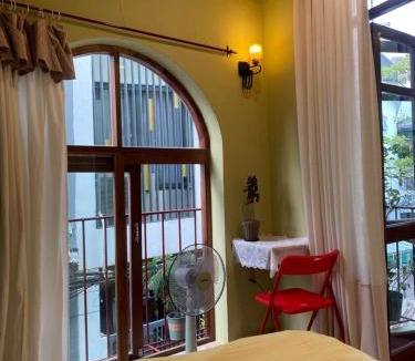 Vinh Trung House | Tiny bright house Autum space